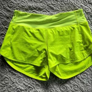 Lululemon Speed Up Mid Rise Short
4 inch seems - size 8